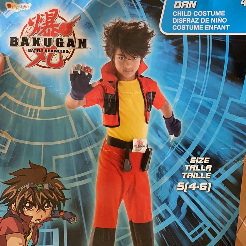 Halloween costume for boys. Suit and gloves included.